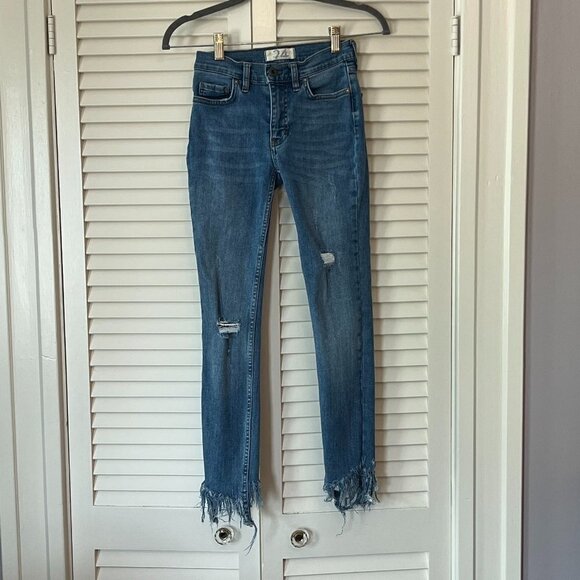 Free People We the Free Great Heights distressed frayed jeans 24 - Picture 2 of 9
